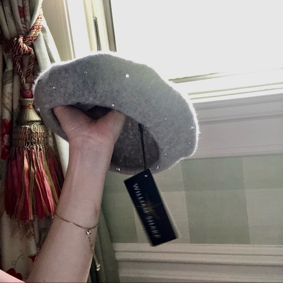 NWT - Light Gray Crystal Beret ✨ - Picture 5 of 8